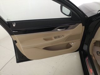 BMW 740d mhev 48v xdrive auto