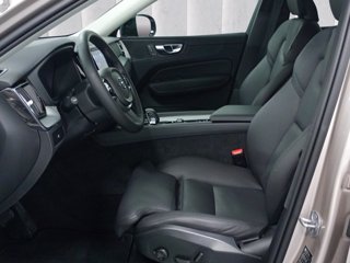 VOLVO XC60 2.0 b4 Plus Dark awd auto