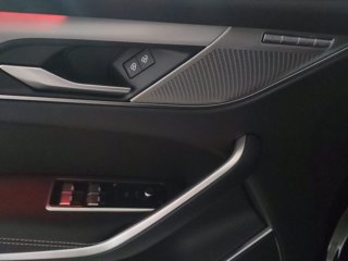 JAGUAR F-Pace (X761) JAGUAR 2.0 D 163 CV AWD au R-Dynamic S