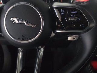 JAGUAR F-Pace (X761) JAGUAR 2.0 D 163 CV AWD au R-Dynamic S