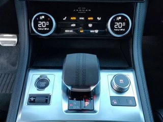 JAGUAR F-Pace (X761) JAGUAR 2.0 D 163 CV AWD au R-Dynamic S