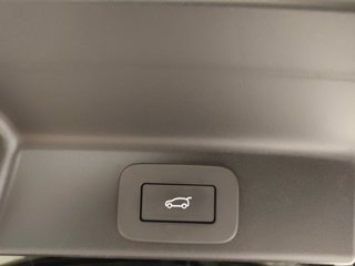 JAGUAR F-Pace (X761) JAGUAR 2.0 D 163 CV AWD au R-Dynamic S