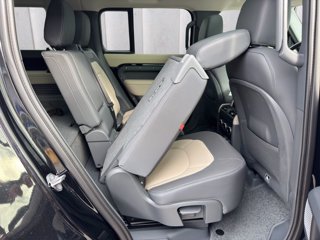 LAND ROVER Defender (2019) LAND ROVER 130 3.0D I6 300 CV AWD Auto Outbound