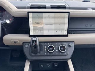 LAND ROVER Defender (2019) LAND ROVER 130 3.0D I6 300 CV AWD Auto Outbound
