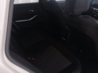 BMW 320d touring mhev 48v xdrive msport auto