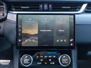 JAGUAR F-Pace (X761) JAGUAR 2.0 D 163 CV AWD au R-Dynamic S