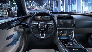 Jaguar Xe Milano gallery 4