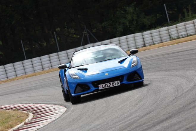02 Lotus Emira