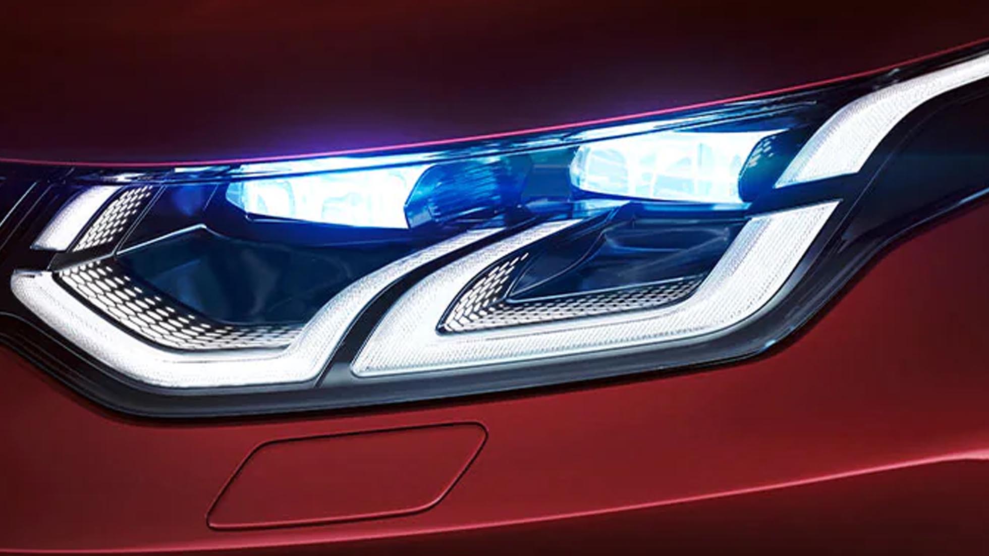 Land Rover Discovery Sport Milano Lecco Bergamo fari LED