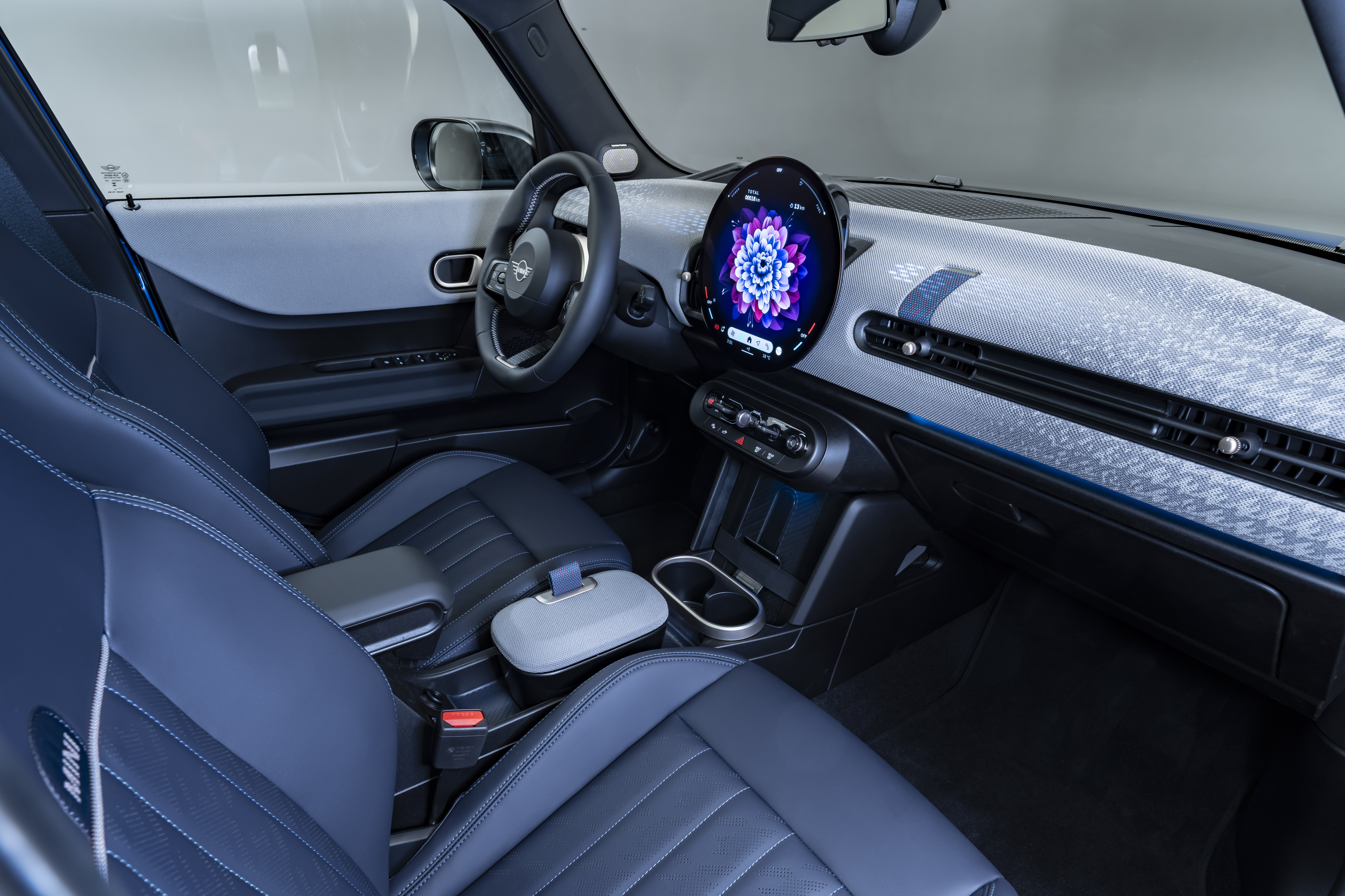 P90553920 Highres Mini Cooper S 5 Door (1)