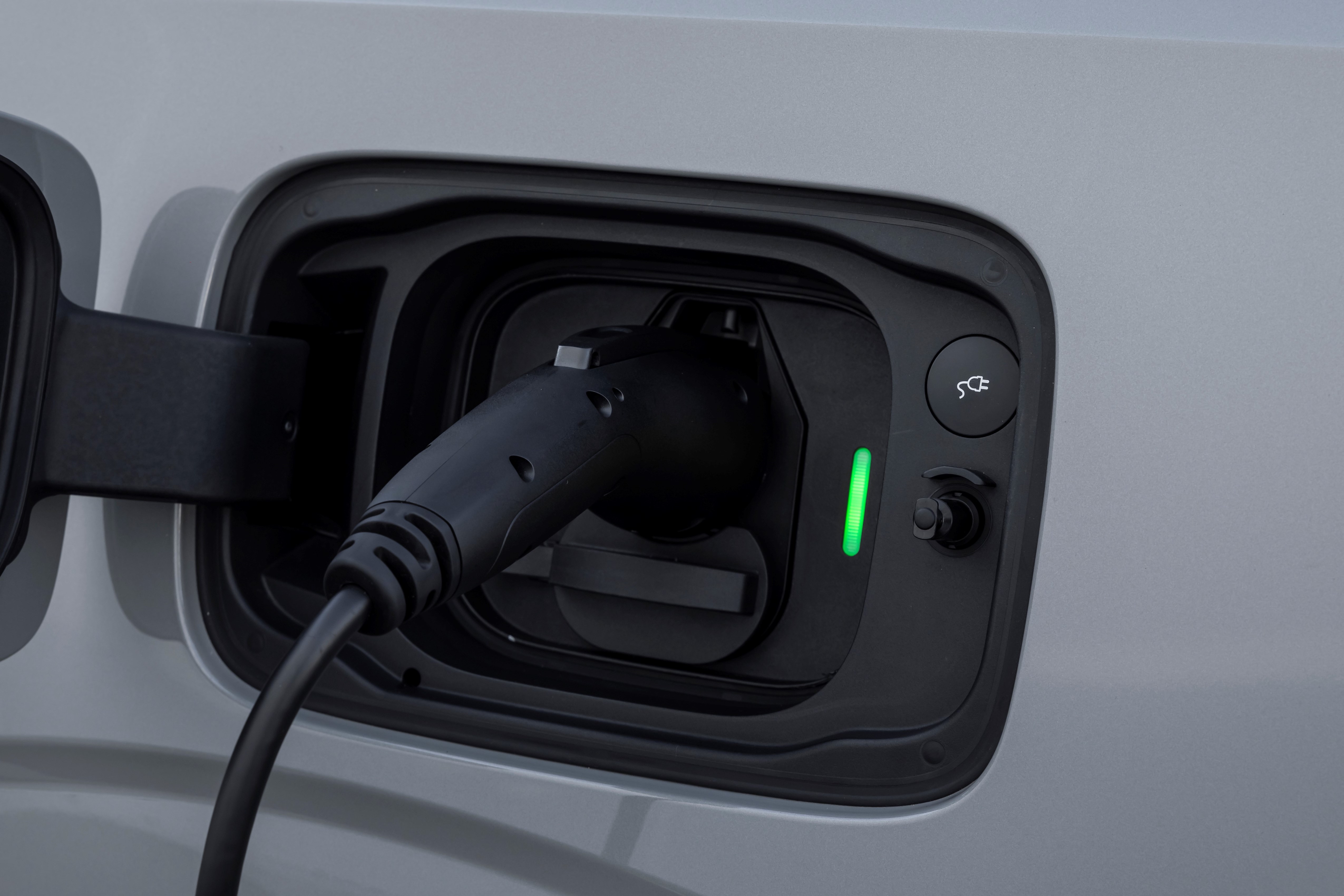 332699 Volvo EX90 Vapour Grey Exterior