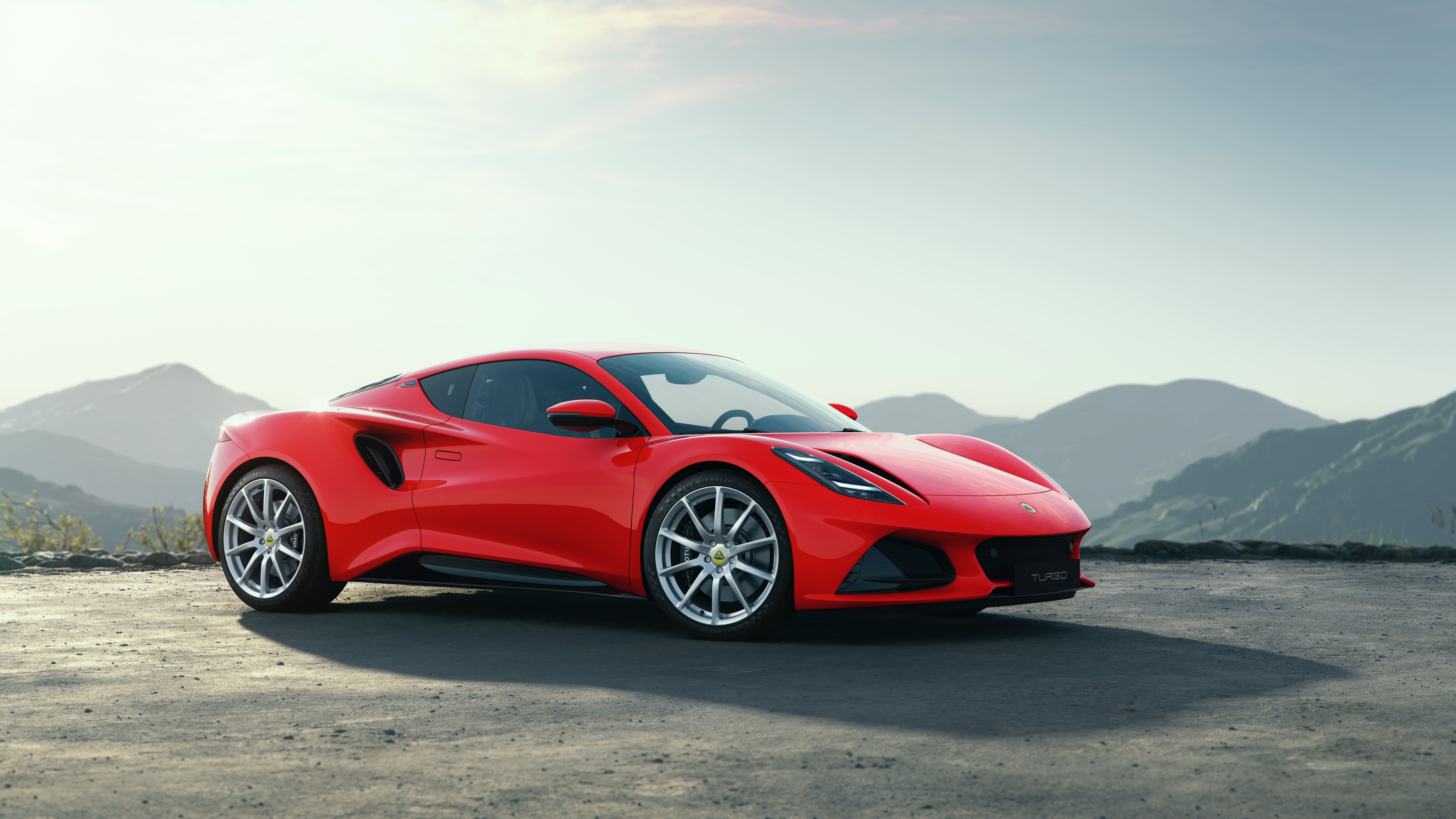 Lotus Emira Lineup 2025 3 (2)