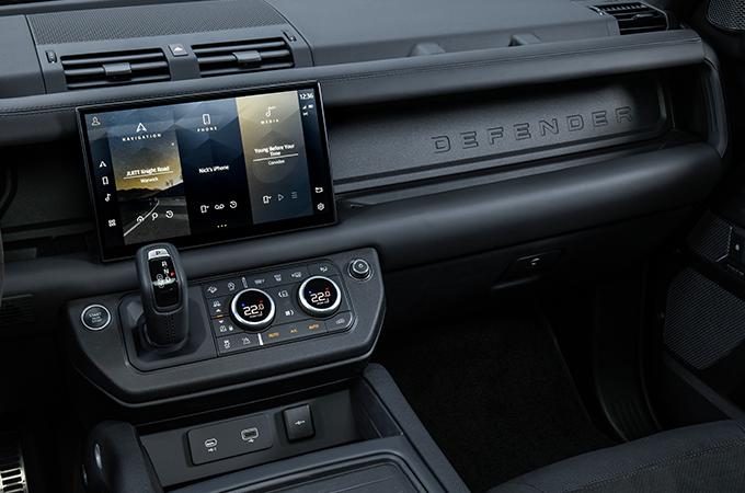 Land Rover Defender Section 4