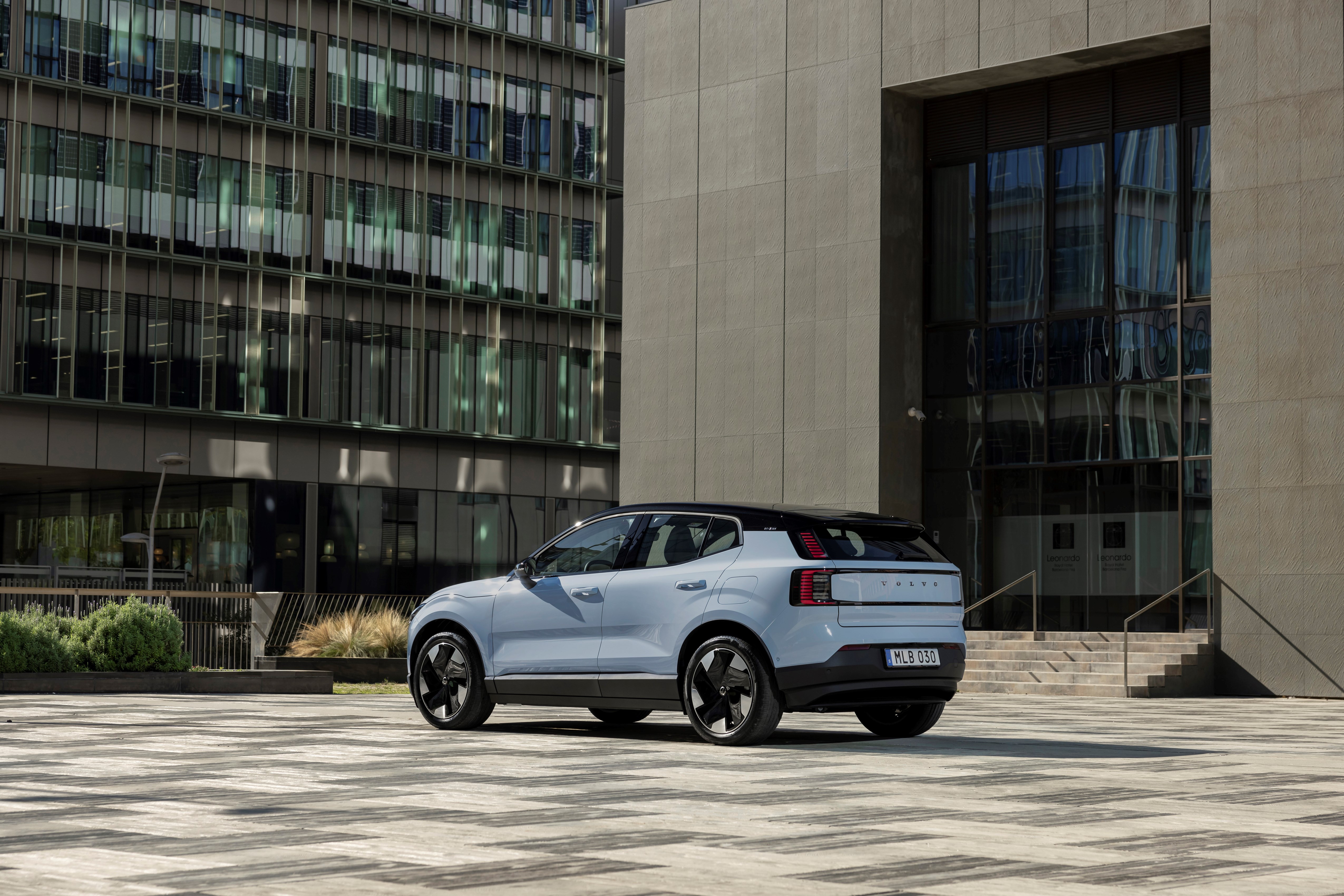 318900 Volvo EX30 Cloud Blue Exterior