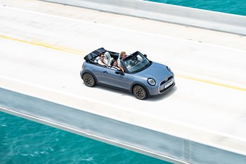 P90567078 Highres Mini Cooper S Conver (1)